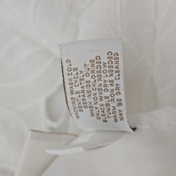 Chico's White Lace Overlay Blouse Size Large - Picture 5 of 5